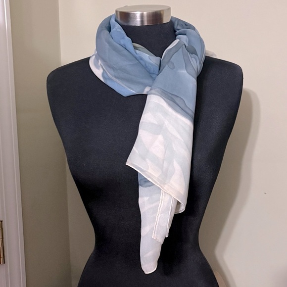 Silk Blue/White Lightweight Scarf/Wrap - Picture 3 of 9